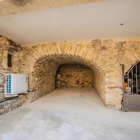 Agreable Maison De Village Avec Terrasse Pougnadoresse